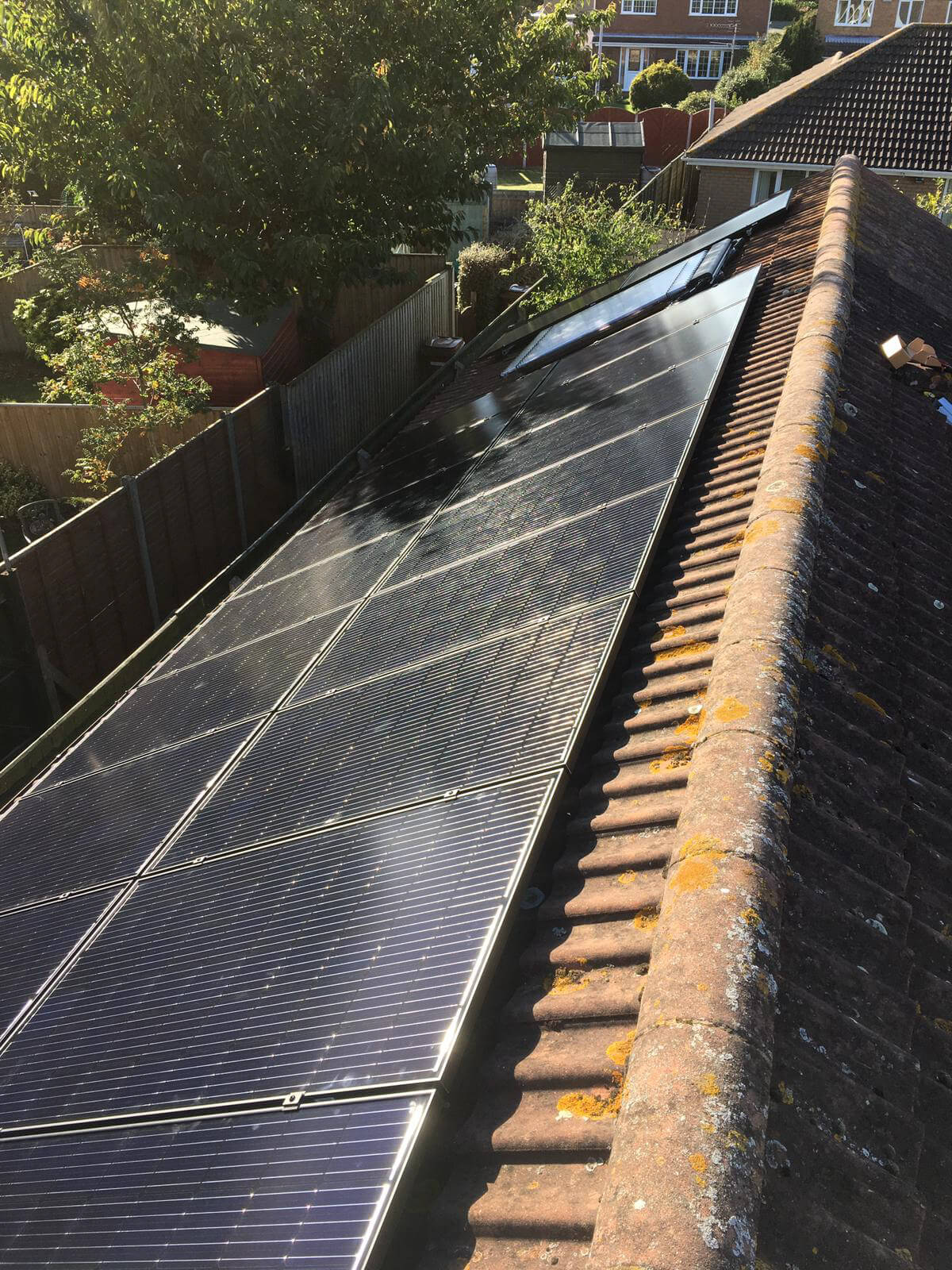 Seamlessly integrating solar power and battery storage